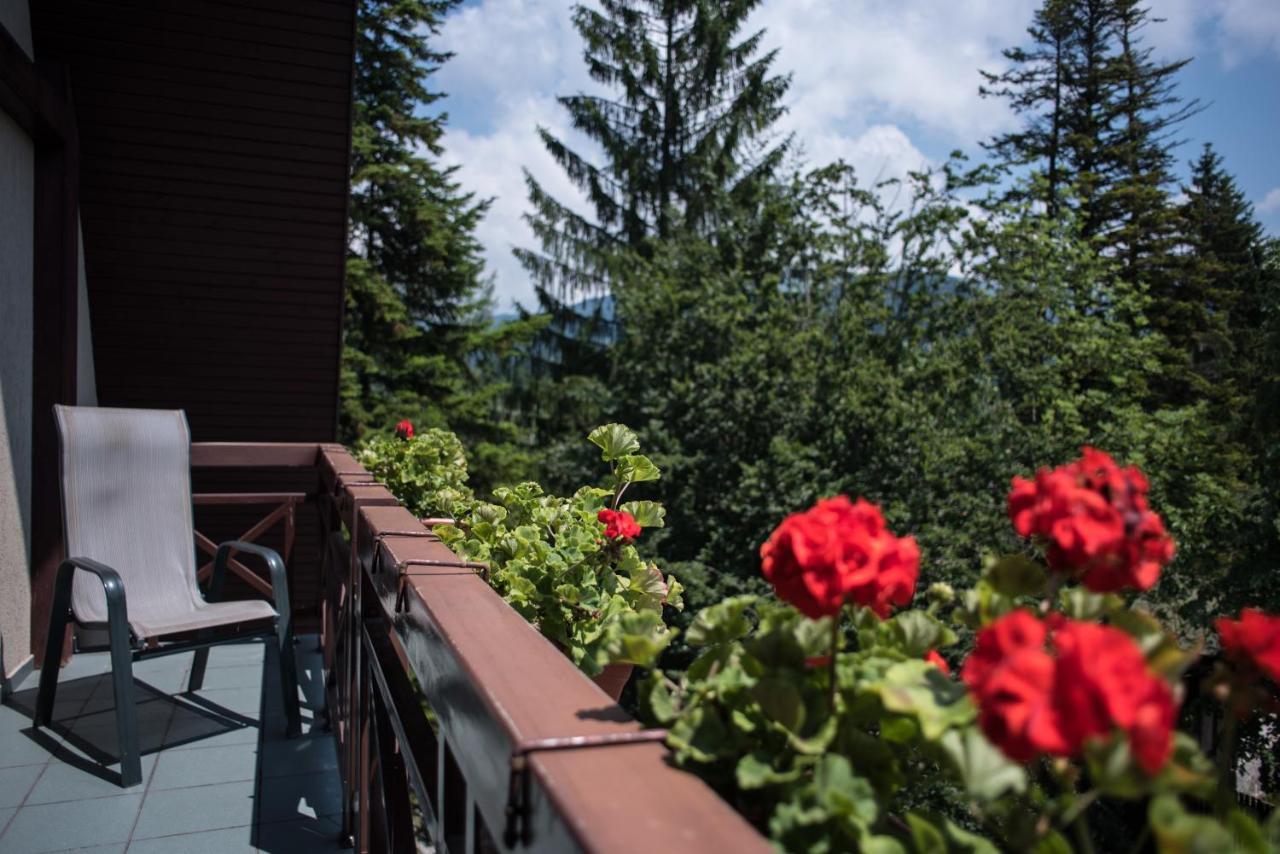 Hotel Marami Sinaia Exterior foto