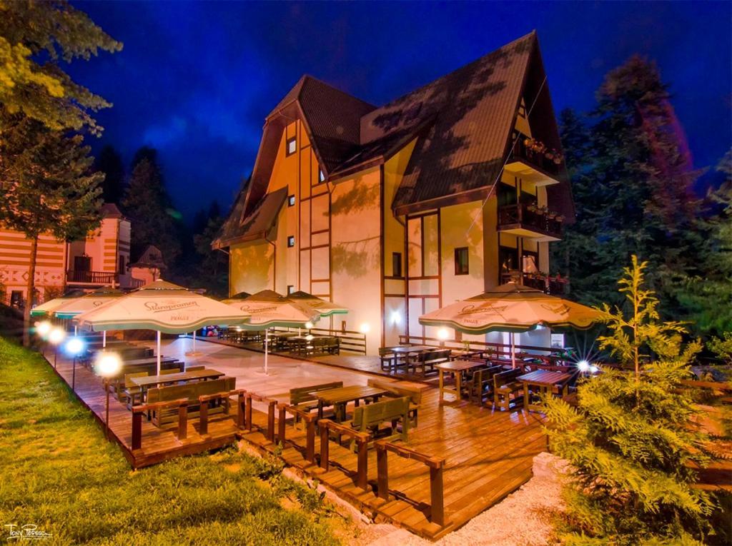 Hotel Marami Sinaia Exterior foto